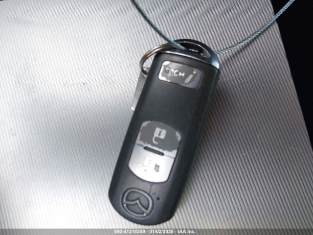 3MZBM1K77FM219358 Mazda pe