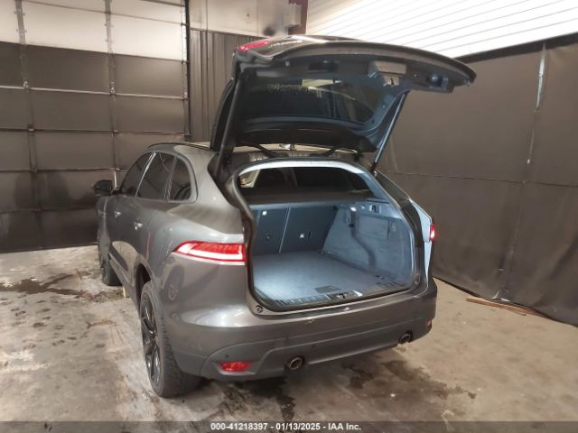 2018 JAGUAR F-PACE SADCJ2FX8JA291504 Photo 2