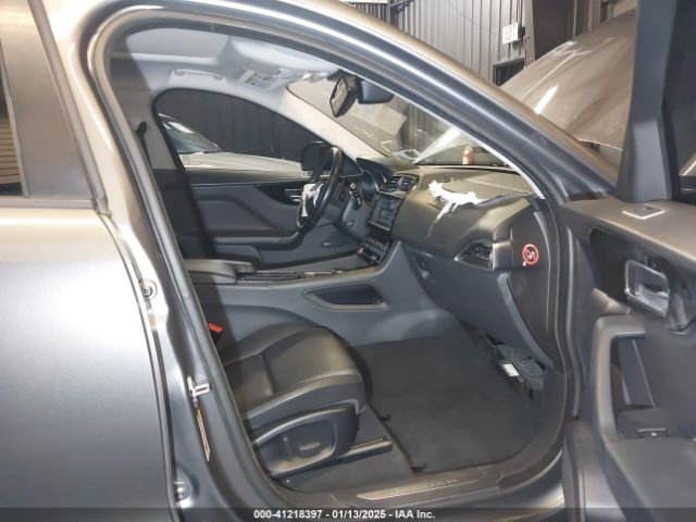 2018 JAGUAR F-PACE SADCJ2FX8JA291504 Photo 4