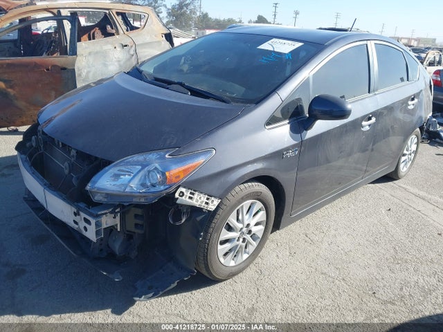 Toyota Prius Plug-in Advanced 2014 JTDKN3DP3E3062534 Image 2