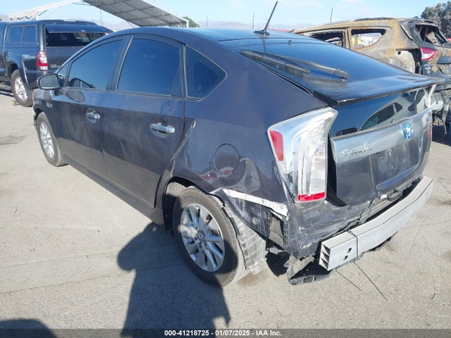 Toyota Prius Plug-in Advanced 2014 JTDKN3DP3E3062534 Image 3