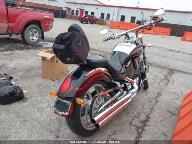 2006 VICTORY MOTORCYCLES VEGAS 5VPGB26L363002243 Photo 3