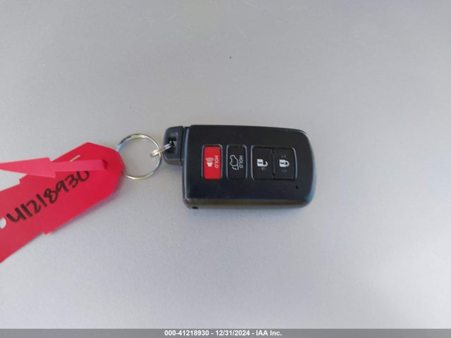 Toyota Rav4 Limited 2018 JTMDFREV4JD253454 Image 11