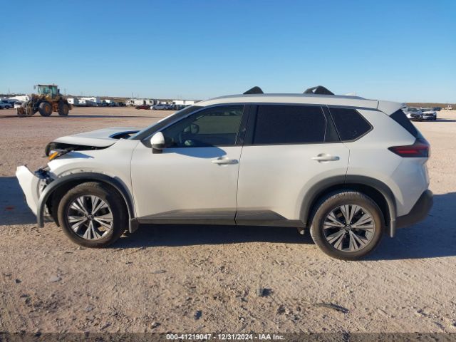 5N1BT3BA8NC707615 Nissan Rogue Sv Fwd