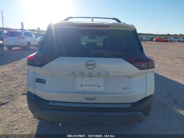 5N1BT3BA8NC707615 Nissan Rogue Sv Fwd