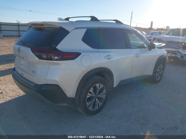 5N1BT3BA8NC707615 Nissan Rogue Sv Fwd