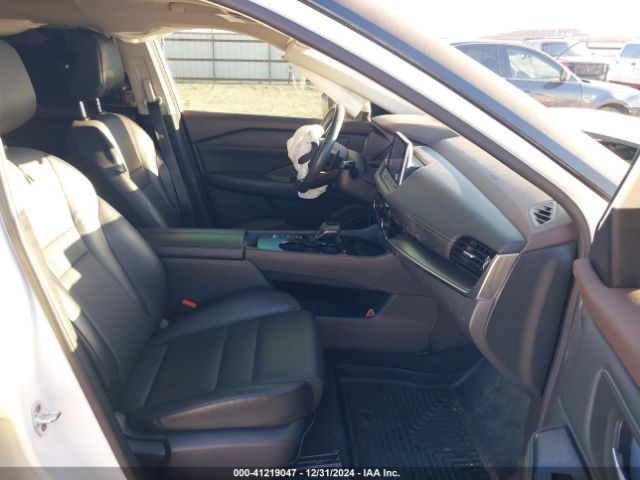 5N1BT3BA8NC707615 Nissan Rogue Sv Fwd