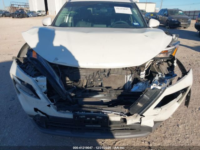 5N1BT3BA8NC707615 Nissan Rogue Sv Fwd