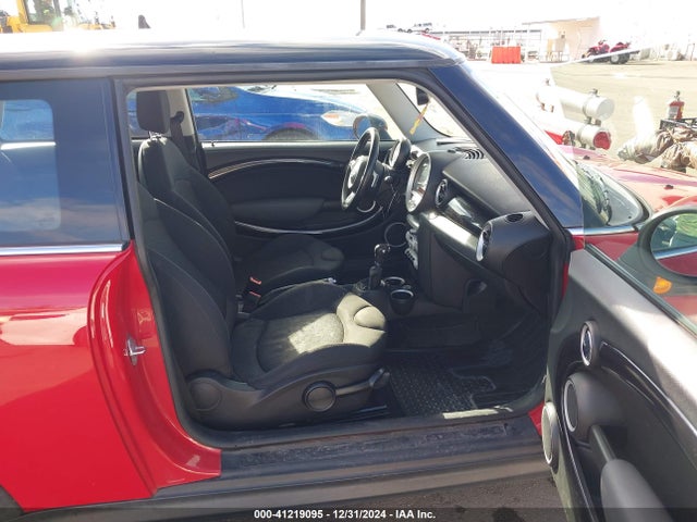 2008 MINI COOPER WMWMF33508TT59252 Photo 4