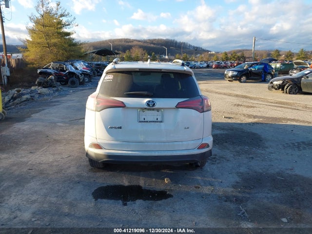 JTMZFREV9GD086944 Toyota RAV4 LE