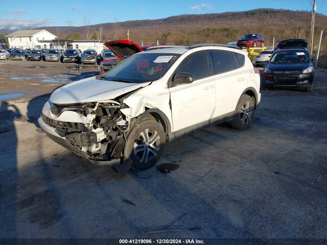 JTMZFREV9GD086944 Toyota RAV4 LE