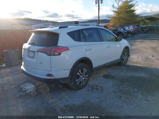 JTMZFREV9GD086944 Toyota RAV4 LE