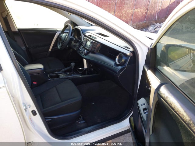 JTMZFREV9GD086944 Toyota RAV4 LE