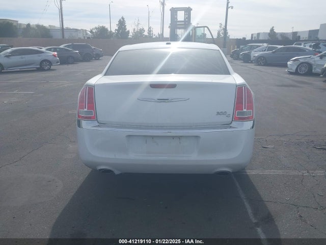 Chrysler 300C 2014 2C3CCAEG8EH283187 Image 17