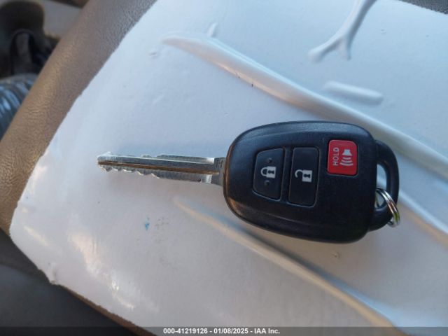 JTMRFREV8ED048912 Toyota Rav4 Xle