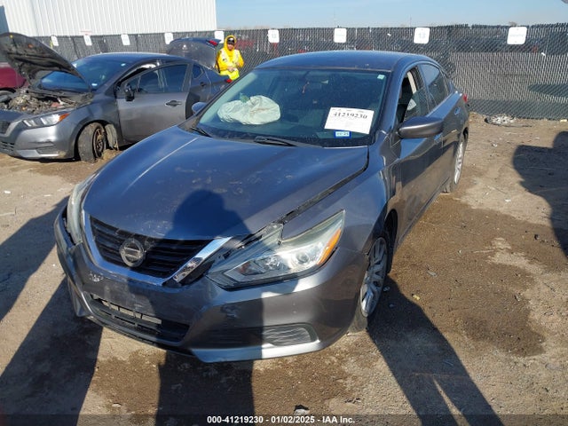 Nissan Altima 2.5 S 2018 1N4AL3AP2JC112345 Image 2