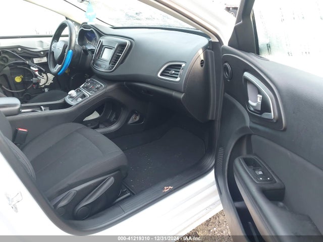 Chrysler 200 Limited 2016 1C3CCCABXGN101229 Image 5