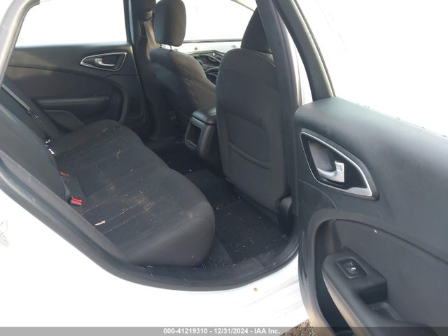 Chrysler 200 Limited 2016 1C3CCCABXGN101229 Image 8
