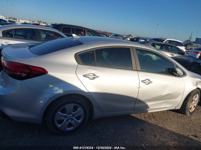 KIA FORTE LX 2017 3KPFK4A79HE071479 Image 13