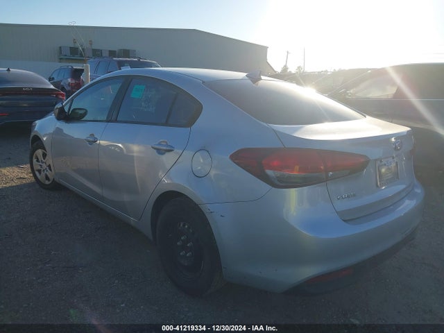 KIA FORTE LX 2017 3KPFK4A79HE071479 Image 3