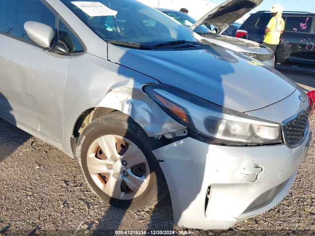 KIA FORTE LX 2017 3KPFK4A79HE071479 Image 6