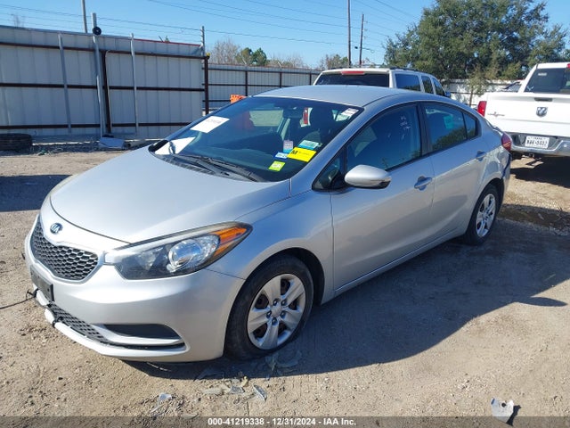 KIA FORTE LX 2016 KNAFK4A68G5568327 Image 2
