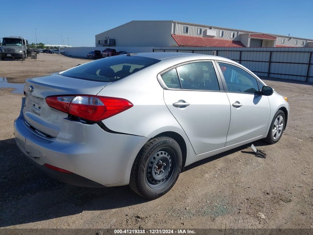 KIA FORTE LX 2016 KNAFK4A68G5568327 Image 4
