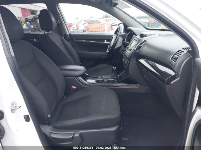 5XYKTCA69EG438800 KIA SORENTO LX
