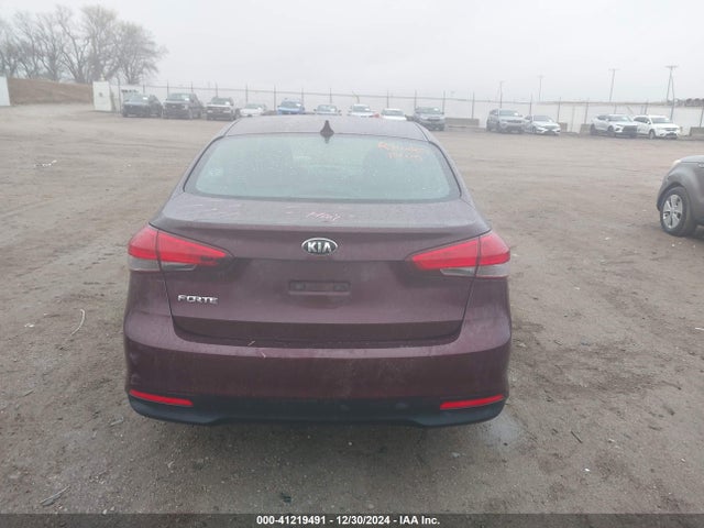 KIA FORTE LX 2017 3KPFK4A75HE032503 Image 17