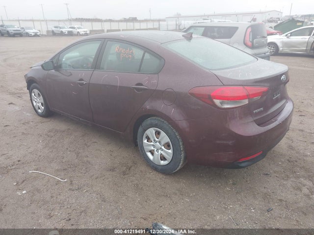 KIA FORTE LX 2017 3KPFK4A75HE032503 Image 3