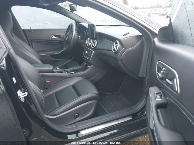 WDDSJ4GB2JN542070 Mercedes-Benz CLA 250 4MATIC