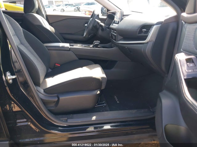 JN8BT3BA1PW407716 Nissan Rogue Sv Fwd