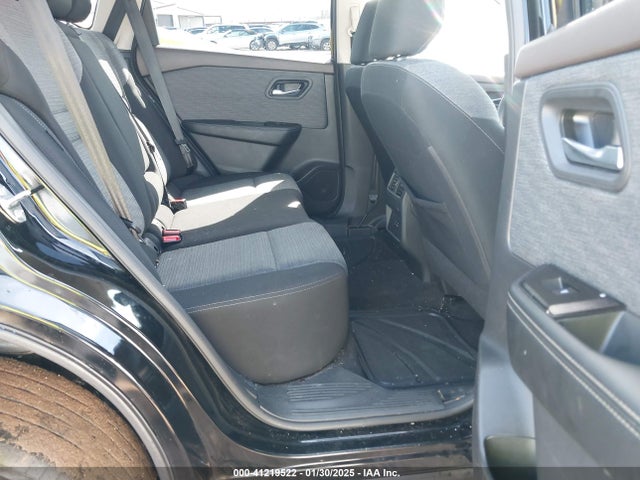 JN8BT3BA1PW407716 Nissan Rogue Sv Fwd
