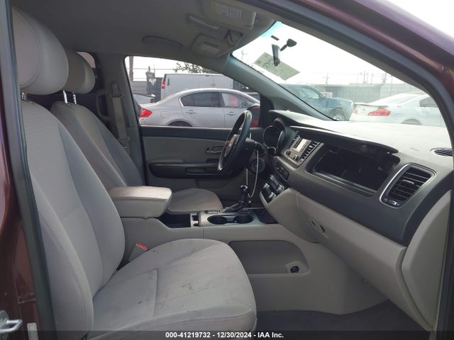 KIA SEDONA LX 2016 KNDMB5C12G6165679 Image 5