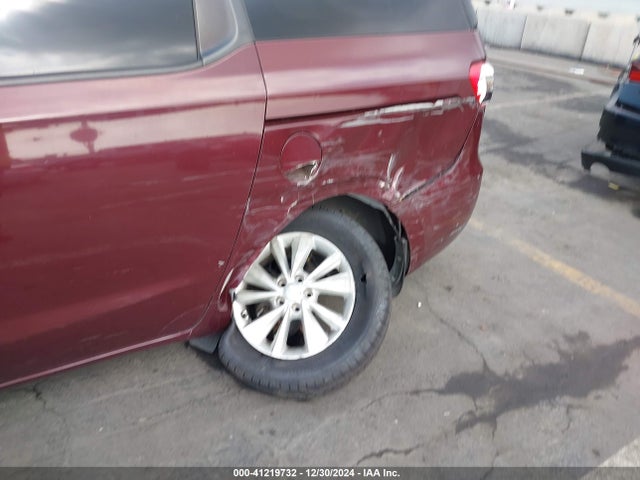 KIA SEDONA LX 2016 KNDMB5C12G6165679 Image 6