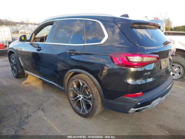 2021 BMW X5 5UXCR6C08M9D76272 Photo 2