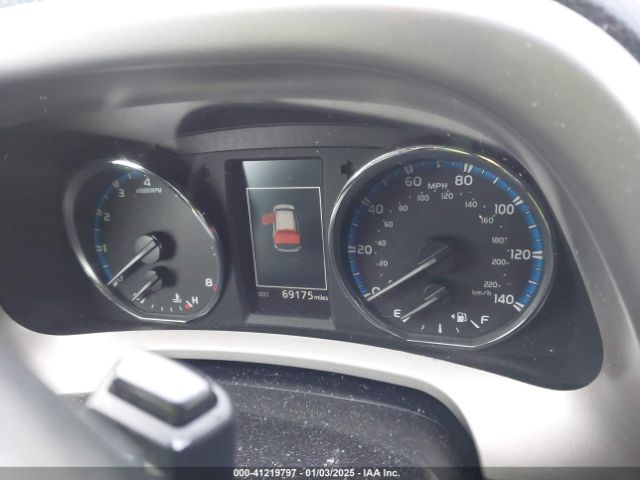 2T3RFREVXGW528276 Toyota Rav4 Xle