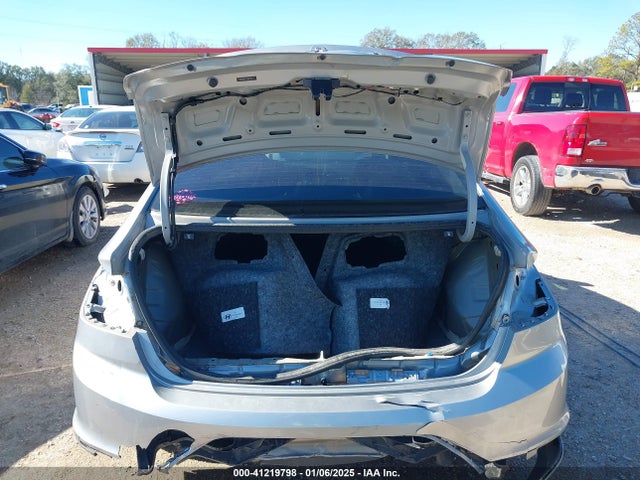 5NPD84LFXLH615311 Hyundai ELANTRA SEL