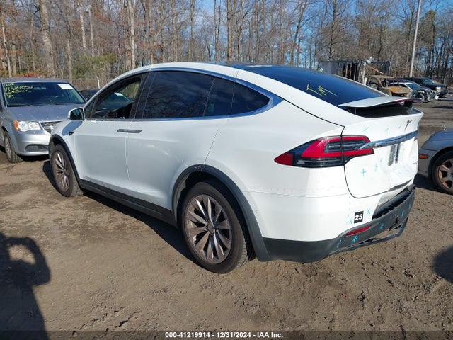 2019 TESLA MODEL X 5YJXCBE45KF188953 Photo 2