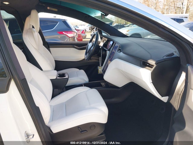 2019 TESLA MODEL X 5YJXCBE45KF188953 Photo 4