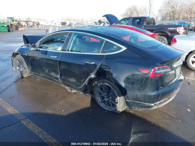 2019 TESLA MODEL 3 5YJ3E1EB4KF385047 Photo 2