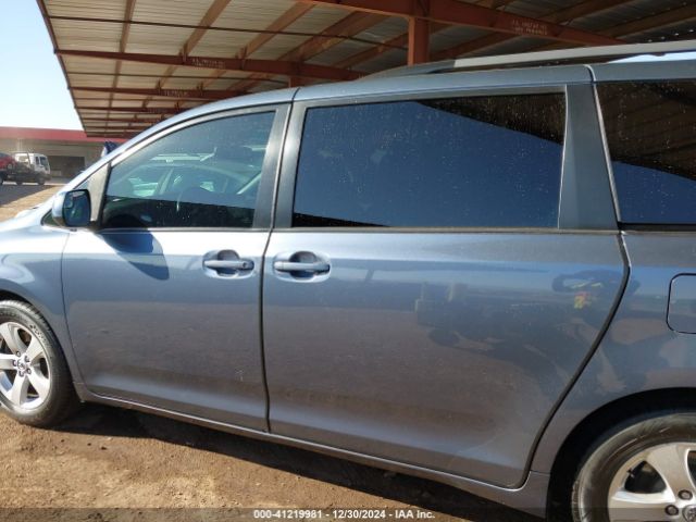 5TDKK3DC0FS629384 Toyota Sienna Le 8 Passenger