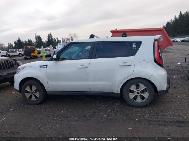 KNDJN2A27G7389044 KIA Soul