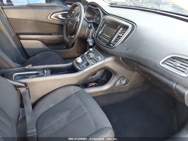 Chrysler 200 Limited 2016 1C3CCCAB9GN122055 Image 5