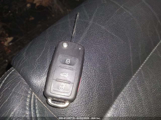 WVGBV3AX4EW095816 Volkswagen Tiguan R-line