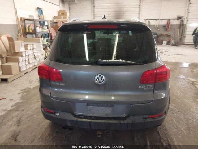 WVGBV3AX4EW095816 Volkswagen Tiguan R-line