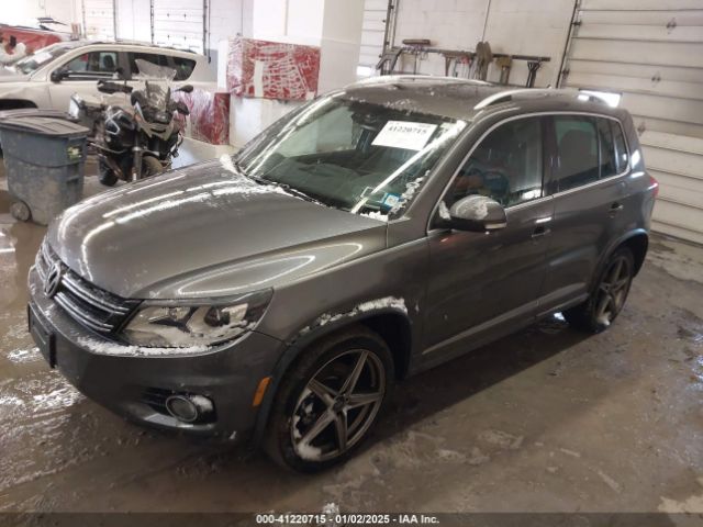 WVGBV3AX4EW095816 Volkswagen Tiguan R-line