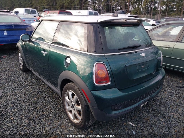 2008 MINI COOPER S WMWMF73578TV33969 Photo 2