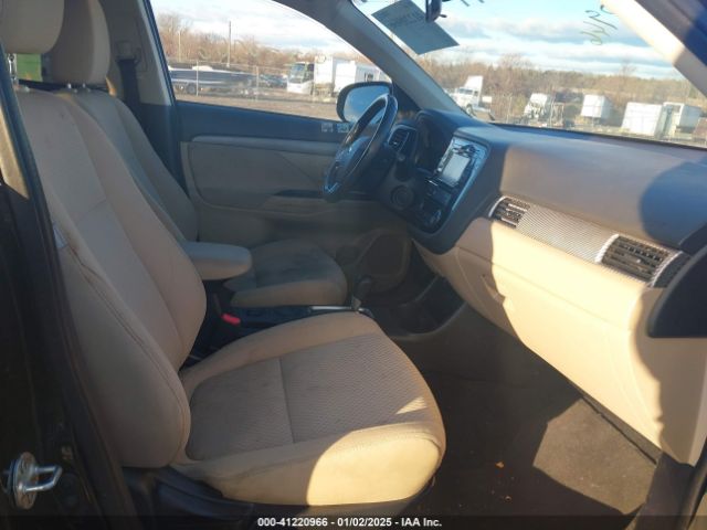 JA4AD3A30GZ006917 Mitsubishi Outlander Se