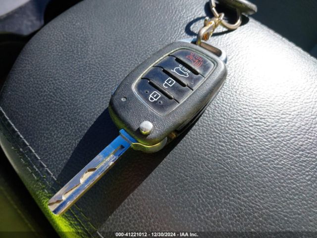 KM8SM4HF4HU194710 Hyundai Santa Fe Se